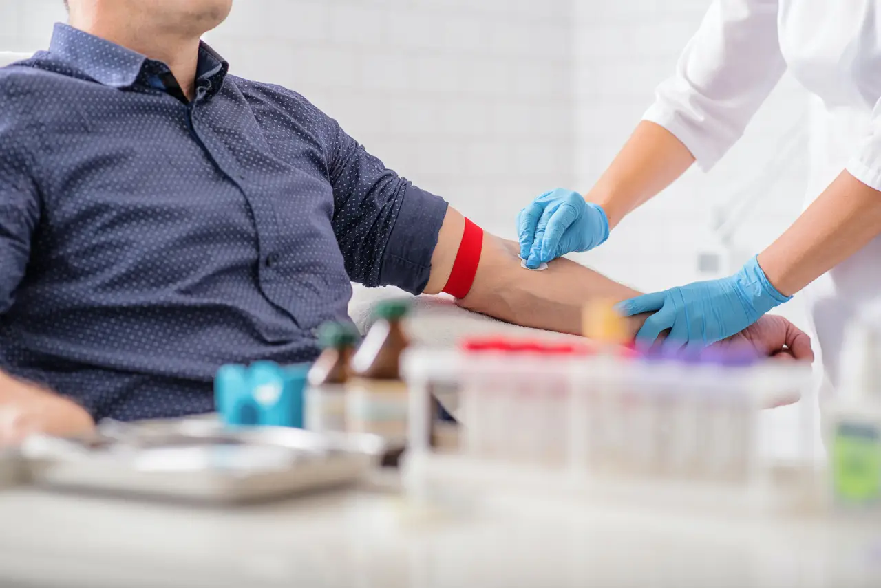 Attenzione prima delle analisi del sangue: ecco gli integratori che possono falsare i risultati